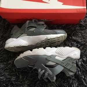 NIKE HUARACHE RUN GS (COOL GREY)